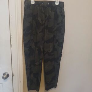 Old Navy Active High Waisted Stretch Tech Cargo Ankle Pant